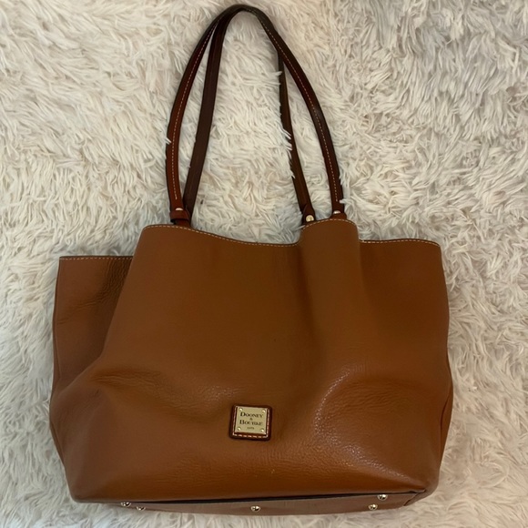 Dooney & Bourke Handbags - Dooney and Bourke Flynn Tote